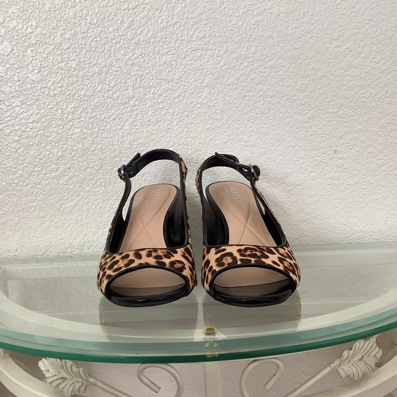 Alfani Step N Flex, Leopard Slingback Open Toe Heels. Size: 9.5 - Picture 5 of 8